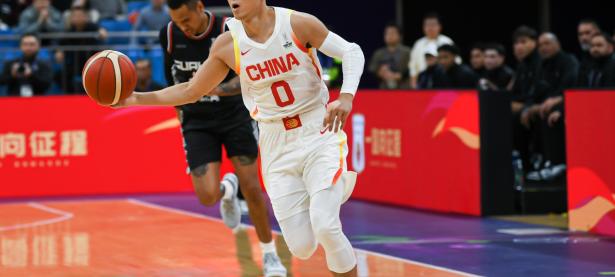 开云体育-关于转折点广州队刷新队史纪录，CBA季后赛今夜攻防权衡，话题不断，年轻球员得到机会的信息