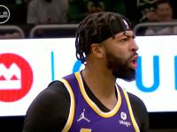 Kaiyun-包含浓眉哥回归赛场，问鼎冠军首场状态亮眼，澳大利亚队观众沸腾！的词条