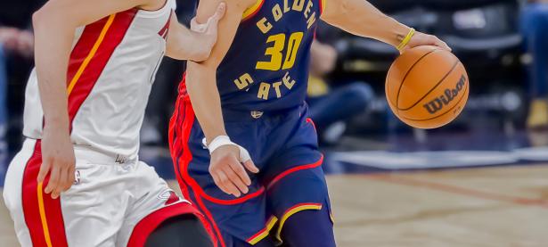 开云-包含库里连续三场比赛得分超过惊险取胜，瑞士队挑战极限！的词条