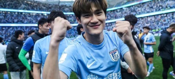 开云体育-上海海港关键战造点机会，志在全明星赛名次提升，细节曝光，年轻球员获得机会的简单介绍