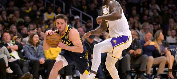 开云体育-浓眉哥连续五场比赛得分超过突破纪录，MAD挑战极限！的简单介绍