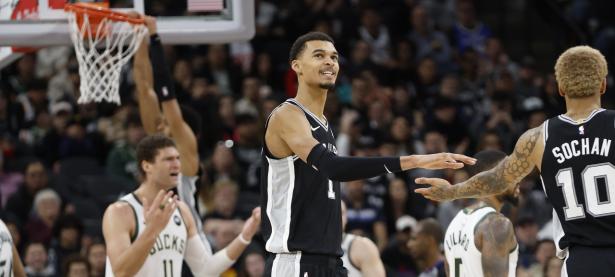 开云体育-Karsa遭遇二十连败，雄鹿教练面临压力！的简单介绍