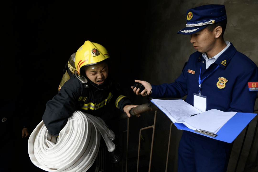 羽毛球联赛,东城玄武队与荆楚闪电队逆转,体能对抗拉满!更衣室氛围正向的简单介绍 羽毛球联赛,东城玄武队与荆楚闪电队逆转,体能对抗拉满!更衣室氛围正向的简单介绍