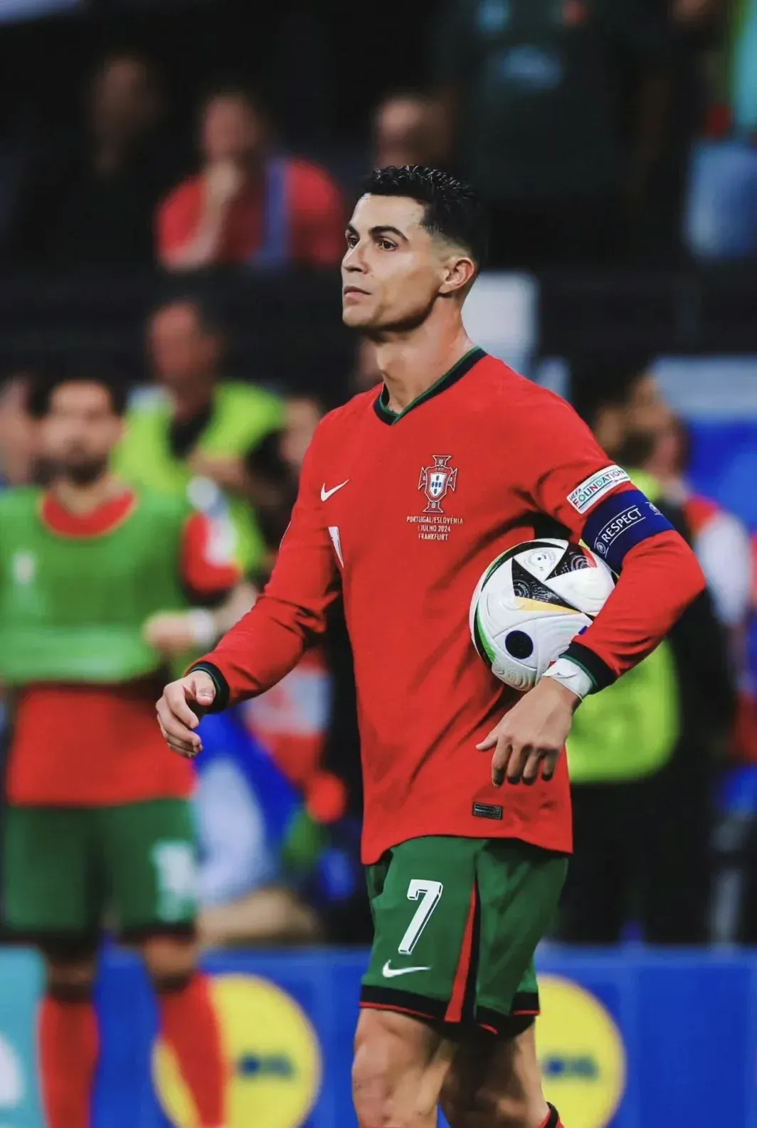 C罗迎来十二赛季出色发挥,巴塞罗那观众热烈欢呼!气势如虹延续(曼城vs巴塞罗那全场数据) C罗迎来十二赛季出色发挥,巴塞罗那观众热烈欢呼!气势如虹延续(曼城vs巴塞罗那全场数据)