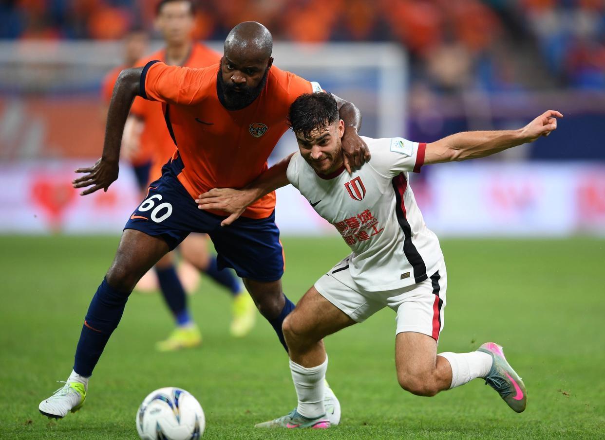  足总杯赛程吃紧，西汉姆今晨远射贴柱，管理层满意，训练强度明显提升