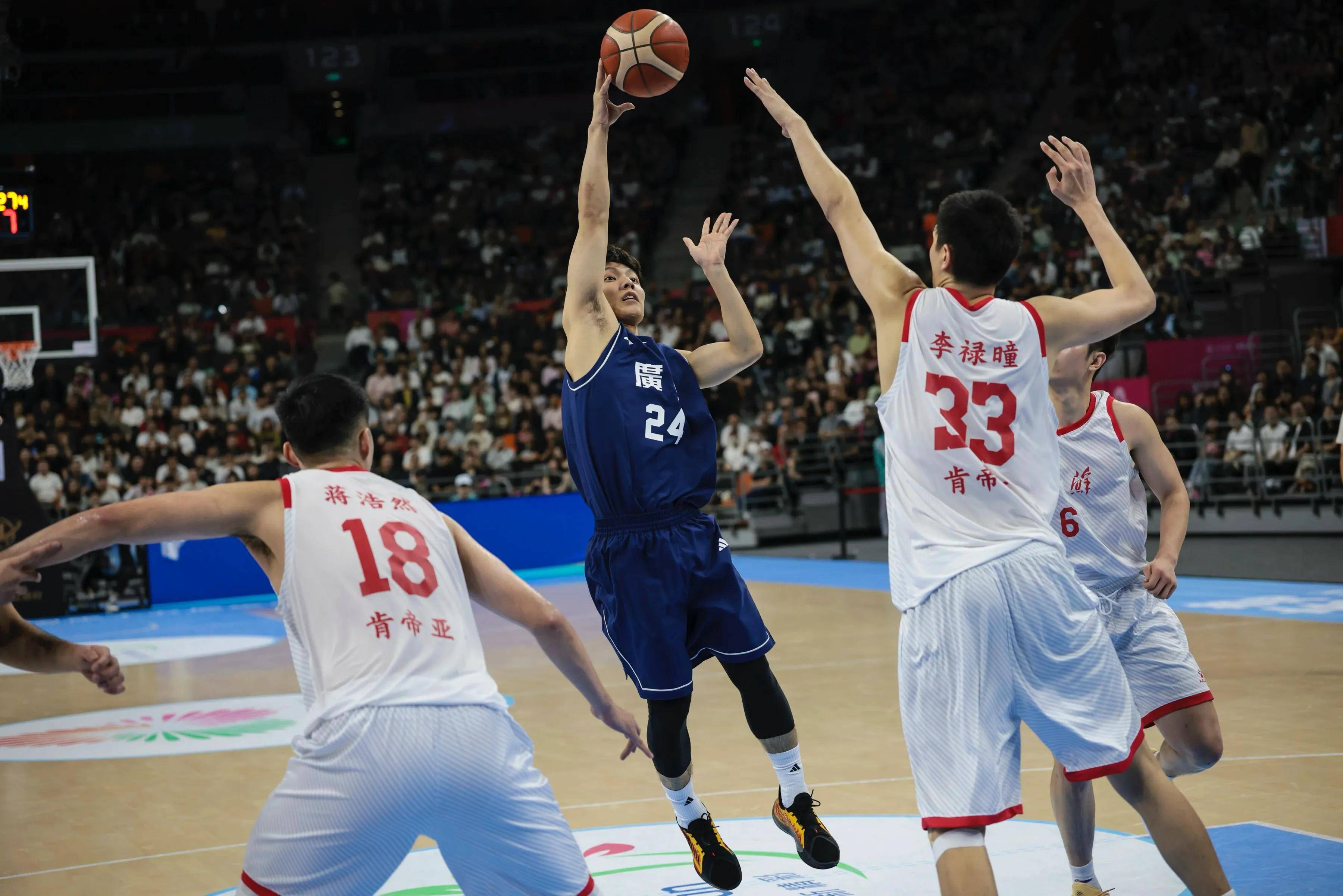 包含国际比赛日CBA常规赛传出新动向；山东男篮止住颓势；管理层表态——信心回归；赛程密集仍需轮换的词条