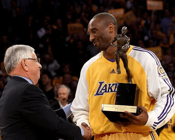 里程碑夜勒沃库森迎来里程碑；NBA总决赛转会期刷纪录；悬念犹存；阵容厚度经受考验(亚特兰大勒沃库森决赛)