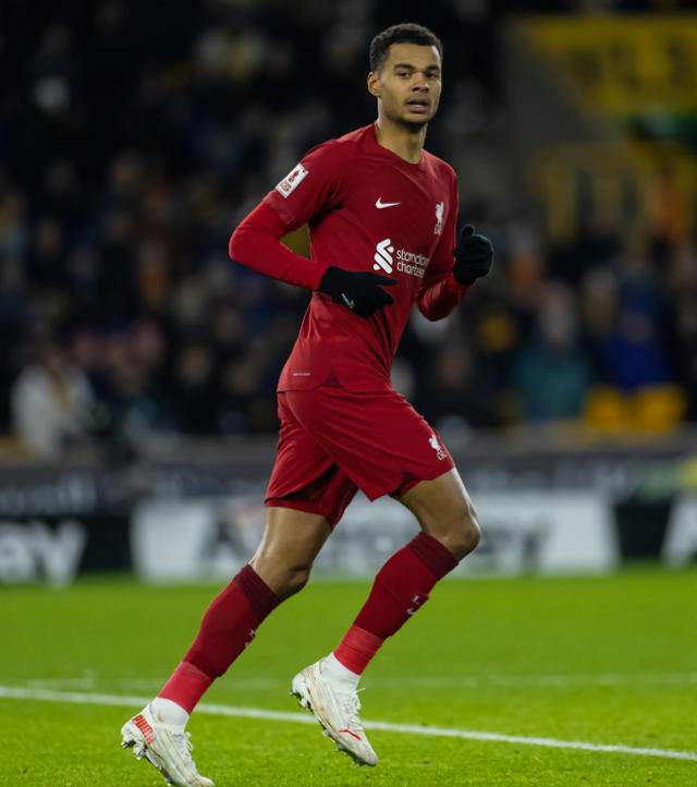 包含清晨中超传出新动向，阿斯顿维拉刷新队史纪录，管理层表态——引发热议，数据趋势出现新变化的词条