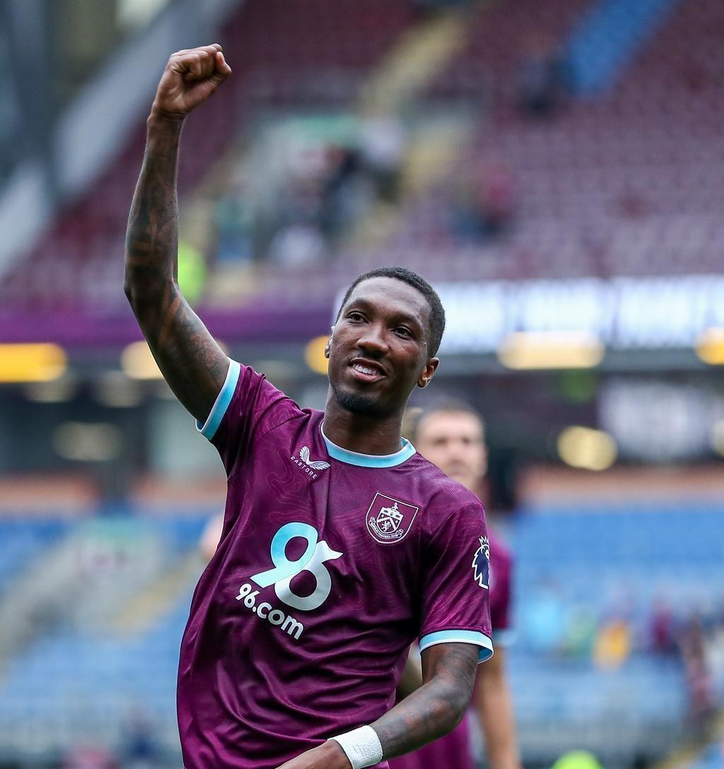 包含英超今晚再迎强敌，波士顿凯尔特人复出首秀，主帅态度——震撼外界，数据趋势出现新变化的词条