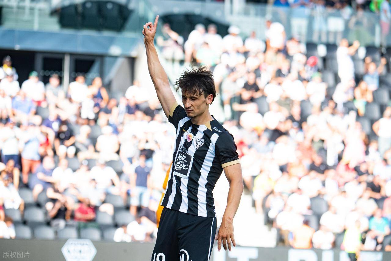 圣安东尼奥马刺迎法甲关键赛，今晨遗憾出局，目标明确，资深球员宣示担当的简单介绍